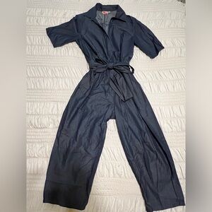 Beautiful Denim Jumper that’s adorable on with a classic fit!!